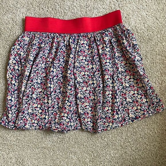 Forever 21 Elastic Waistband Floral Flowey Mini Skirt - Picture 1 of 4
